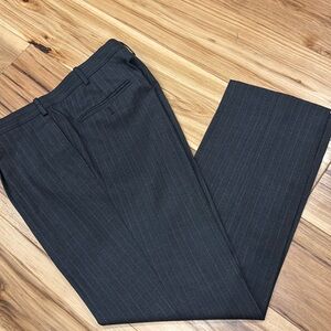 Men’s grey dress pants
Executive collection by Tom James